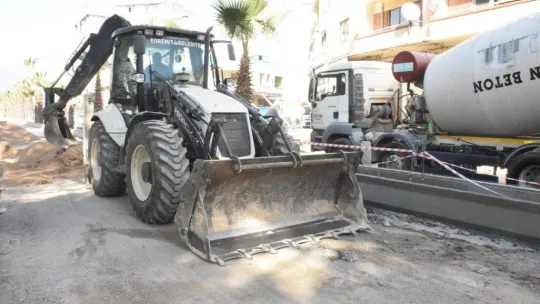 Yılmaz Akpınar Bulvarı yenileniyor