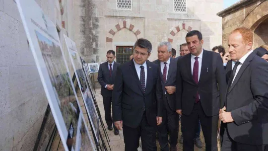 Yıpranan asırlık mezar taşları onarıldı