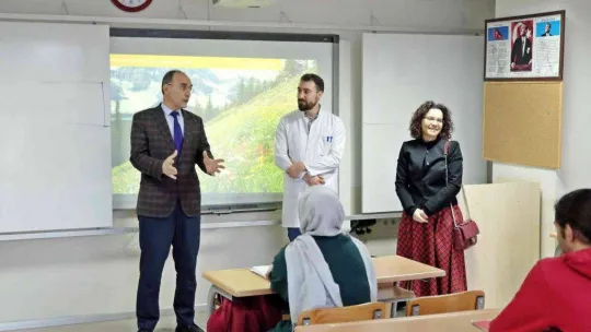 YKS hazırlık öğrencilerine ek kitap sürprizi