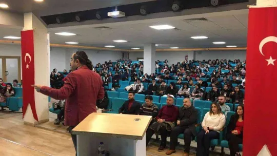 YKS ve LGS'ye hazırlanan öğrencilere motivasyon semineri