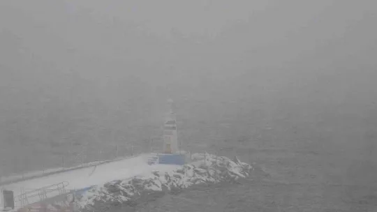 Yoğun kar yağışı nedeniyle Çanakkale-Kilitbahir seferleri durduruldu