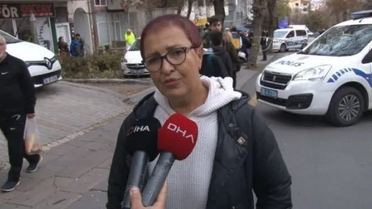 Yol ortasında eski eşine kurşun yağdırdı