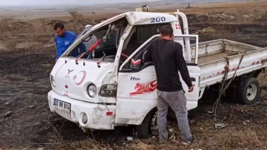 Yolcu minibüsü ile kamyonet çarpıştı: 8 yaralı