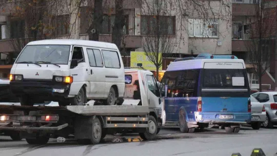 Yolcu minibüsü ile panelvan kafa kafaya çarpıştı: 5 yaralı