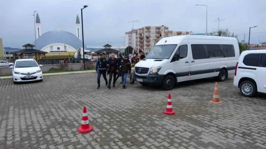 Yolsuzluk ve rüşvet operasyonundan gözaltına alınan İYİ Partili Gökçeada Belediye Başkanı Ünal Çetin tutuklandı