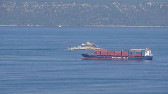 Yunan unsurlarınca ateş açılan gemi İstanbul'a doğru yola çıktı