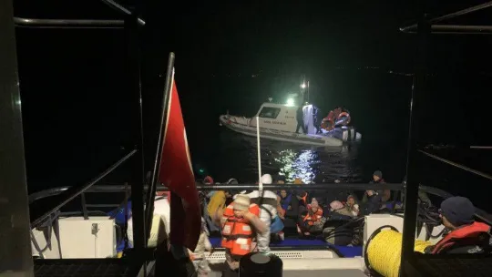 Yunan unsurlarınca ölüme terk edilen 94 kaçak göçmen kurtarıldı