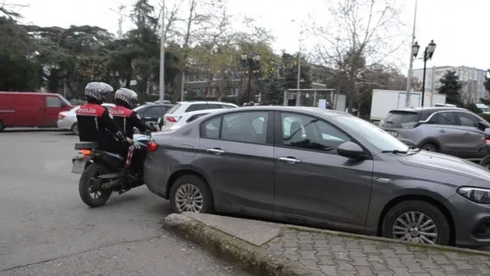 Yunus polisine yakalanan iki şahsın üzerinden 672 adet sentetik hap çıktı
