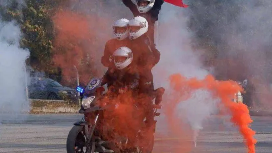 Yunus timlerinin gösterisi nefes kesti