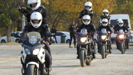 Yunus timlerinin gösterisi nefes kesti