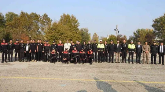 Yunus timlerinin gösterisi nefes kesti