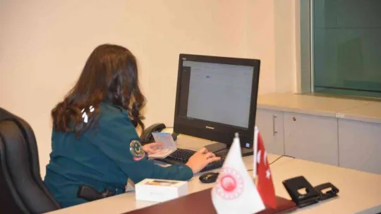 Yurt dışından getirilen telefonlarda üç yılda bir telefon düzenlemesi kapsamında denetimler artırıldı