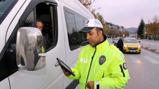 Yurt genelindeki denetimlerde 557 aranan şahıs yakalandı