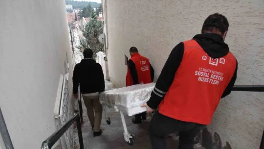 Yüzlerce aileye medikal ürün ve hasta yatağı desteğinde bulunuldu