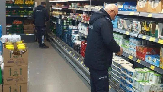 Zabıta ekipleri aşırı fiyat artışı ve stokçuluğu önlemek için denetimde