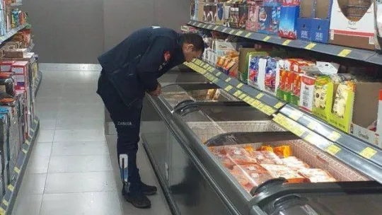 Zabıta ekipleri aşırı fiyat artışı ve stokçuluğu önlemek için denetimde
