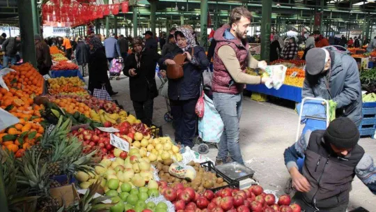 Zabıta pazaryerlerini denetliyor