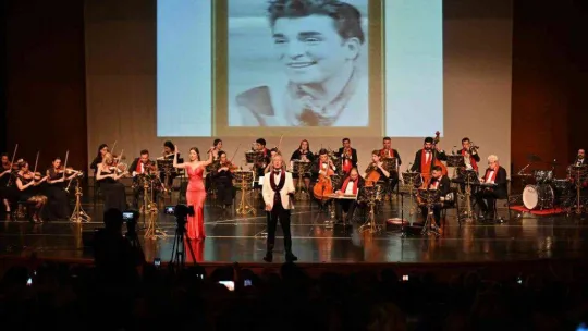 Zeki Müren Bursa'da şarkılarla anıldı