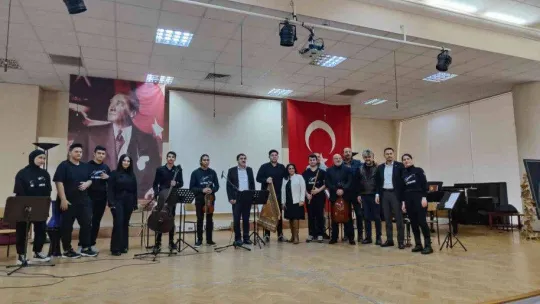 Zeki Müren eserleriyle anıldı