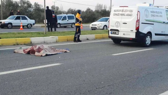 Zeytin işçisi kadın iki aracın çarpması sonucu öldü