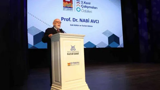 Zeytinburnu'nda '2. Kent Çalışmaları' ödül töreni düzenlendi