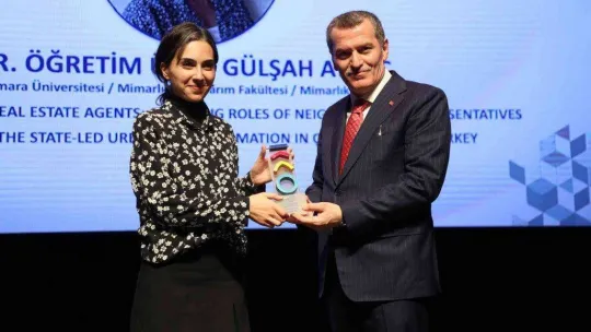 Zeytinburnu'nda '2. Kent Çalışmaları' ödül töreni düzenlendi