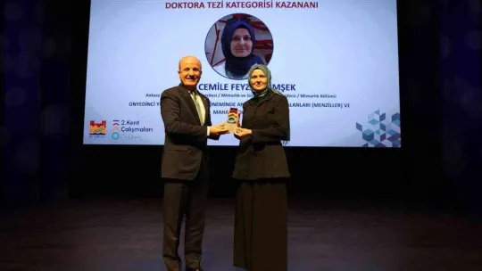 Zeytinburnu'nda '2. Kent Çalışmaları' ödül töreni düzenlendi