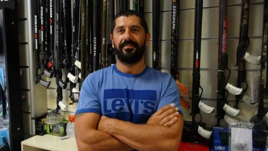 Zıpkınla 100 kiloluk orkinos avladı