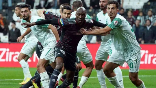 Ziraat Türkiye Kupası: Beşiktaş: 3 - Serik Belediyespor: 0 (İlk yarı)