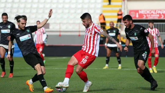 Ziraat Türkiye Kupası: Ümraniyespor: 4 - Efeler 09 Spor Futbol Kulübü: 0