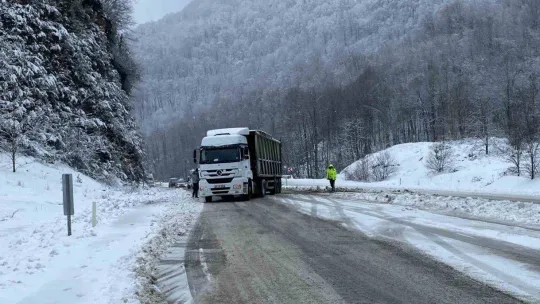 Zonguldak'ta kar yağışı etkili oldu