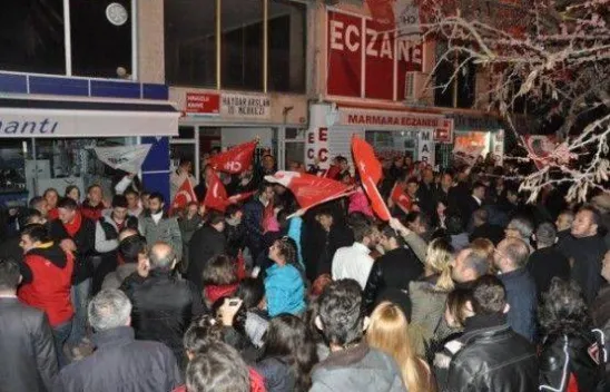 CHP zaferini kutluyor!