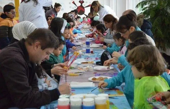 Çizgi Koleji öğrenci ve velileri, renklerin büyüsüne kapıldı