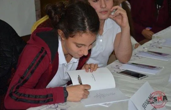 İstanbul'un Çocuk Yazarları kitaplarını imzaladı