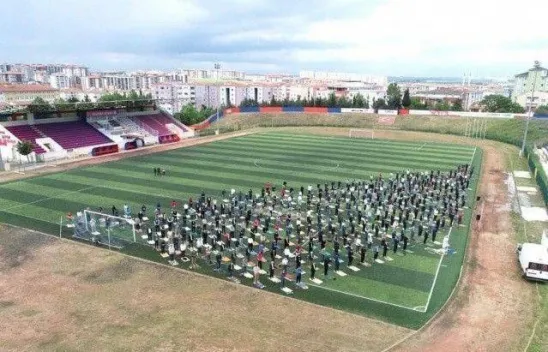 Camiler 74 gün sonra cemaatle buluştu!