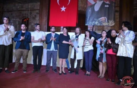 Kahraman Bakkal Süpermarkete Karşı Sahnelendi