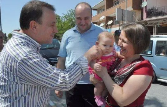 Işıklar Bayramda Halkla Kucaklaştı