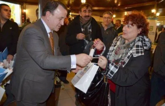 Esentepe Öğretmen Evleri Sakinleri Işıklar İle Bir