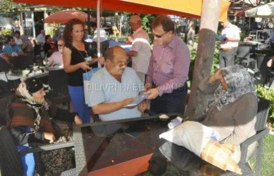 Işıklar'dan Babalara Kravat Hediyesi