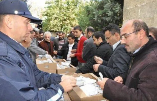 Silivri'de 15 bin Aşure dağıtıldı