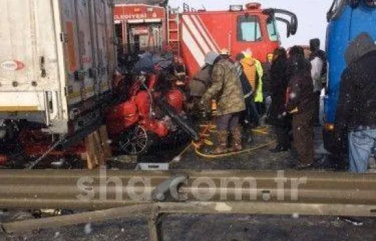 Tem Otoyolu Trafige Kapandı