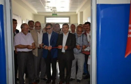 İmam Hatip Ortaokulu'nda TÜBİTAK 4006 Bilim Fuarının açılışı yapıldı.