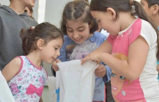 Başkan Yılmaz'dan 20 Bin Çocuğa Bayram Kıyafeti