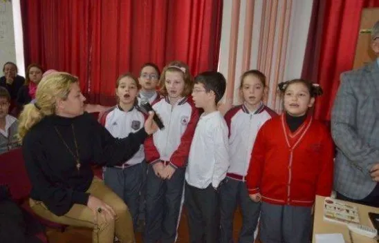 Işıklar miniklere kitap okudu