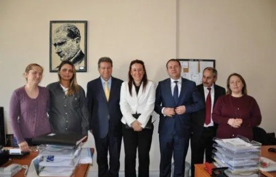 Tahir Sert Tıp Bayramını Karanfillerle Kutladı