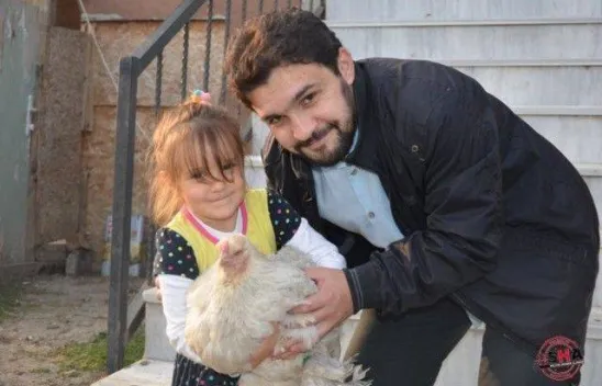 Dünyanın tavuklarını hobi olarak yetiştiriyor