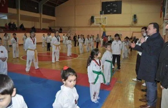 Başkan Işıklar'ın spor turu