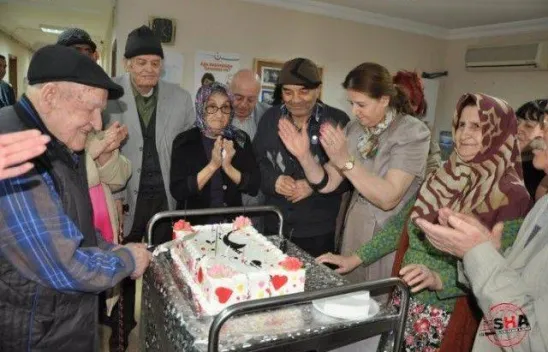 Huzur Evi Sakinleri Yaşlılar Haftasını Kutladı