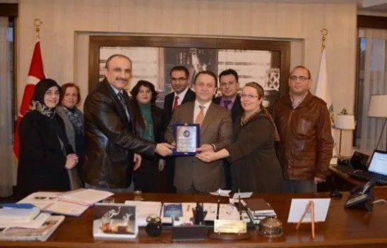 Başkan Işıklar'a bir plakette Selimpaşa'dan