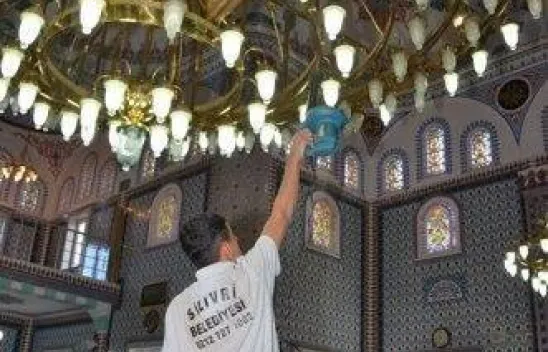 Cami Temizlikleri Başladı